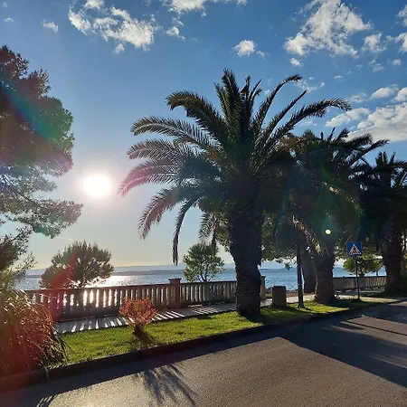Lejlighed Mediterranes Nur 150 Meter Zum Mit Meerblick, Grillbereich, Privatparkplatz, Wifi