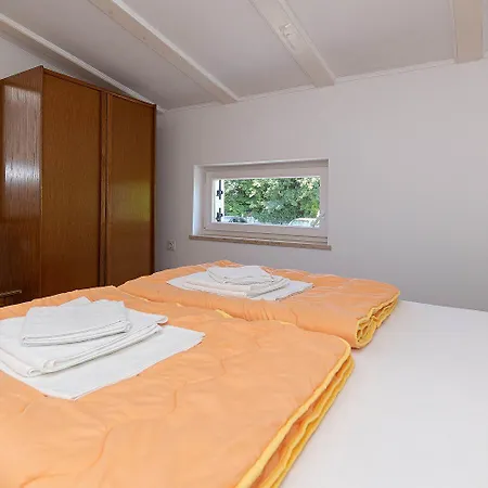 Mediterranes Nur 150 Meter Zum Mit Meerblick, Grillbereich, Privatparkplatz, Wifi Appartement Crikvenica