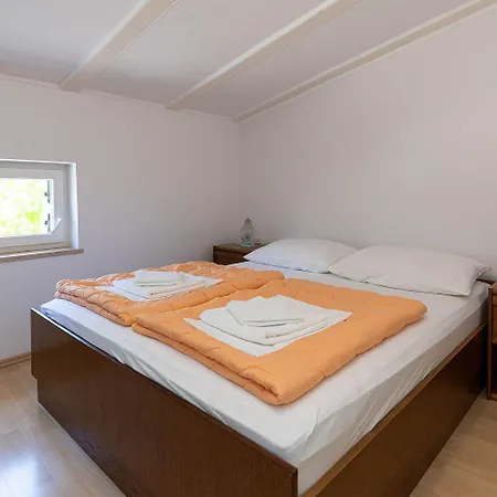 Mediterranes Nur 150 Meter Zum Mit Meerblick, Grillbereich, Privatparkplatz, Wifi * Crikvenica