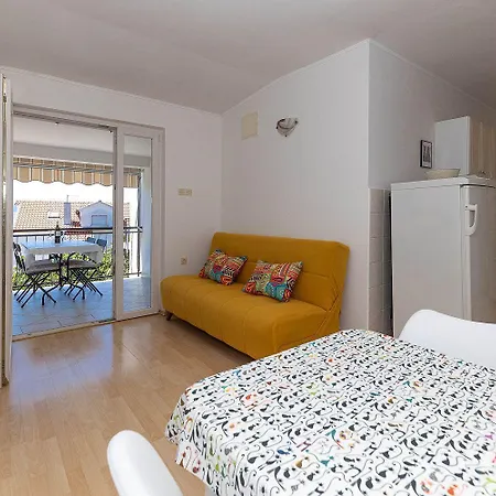 Appartement Mediterranes Nur 150 Meter Zum Mit Meerblick, Grillbereich, Privatparkplatz, Wifi *