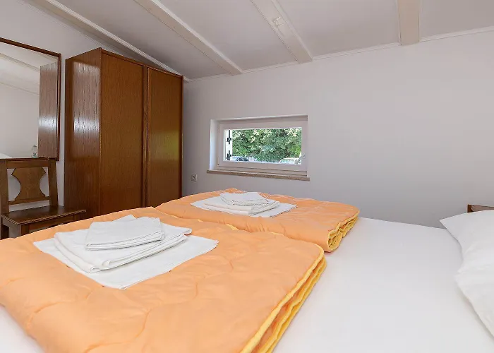 Mediterranes Nur 150 Meter Zum Mit Meerblick, Grillbereich, Privatparkplatz, Wifi דירה קריקווניצה