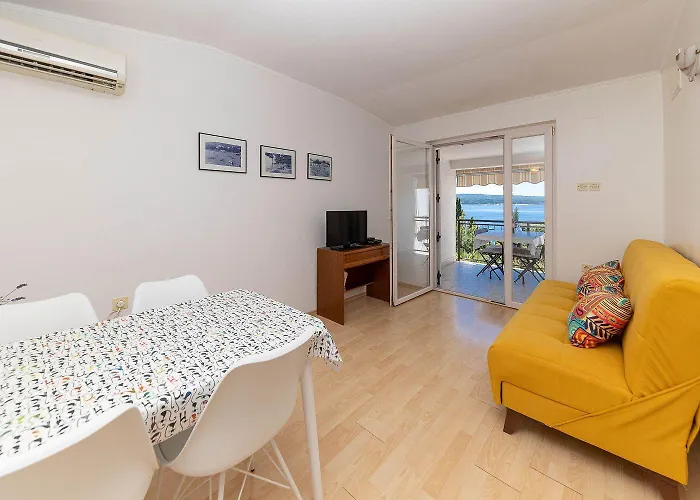 דירה Mediterranes Nur 150 Meter Zum Mit Meerblick, Grillbereich, Privatparkplatz, Wifi *
